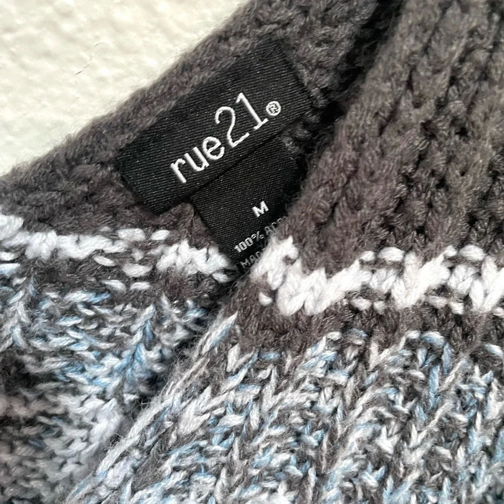 RUE 21 blue and gray striped knit cropped oversized sweater size medium